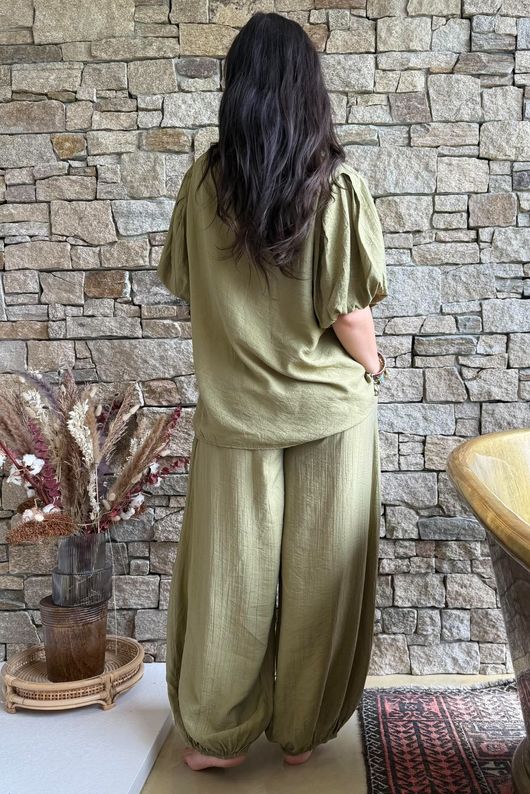 Randles Puff Sleeve Blouse Olive
